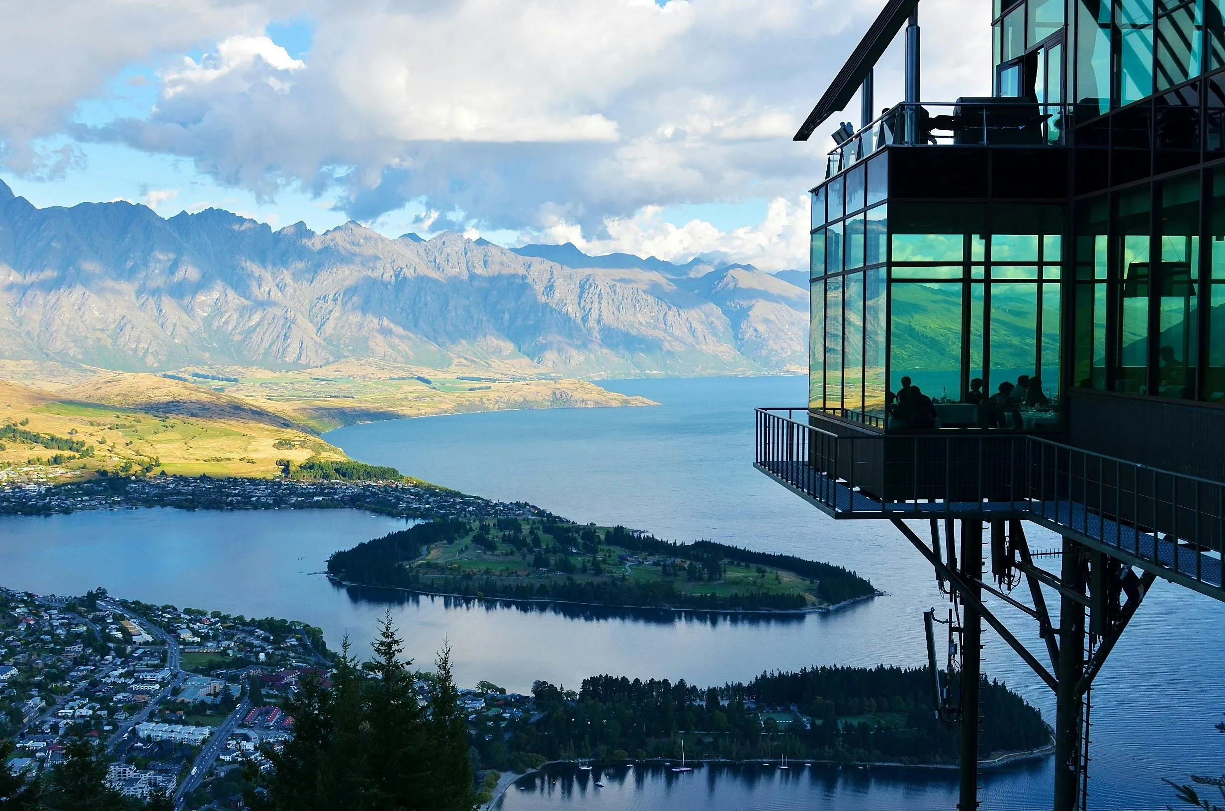 Traveling to New Zealand? Here’s What You Need to Know About Visas