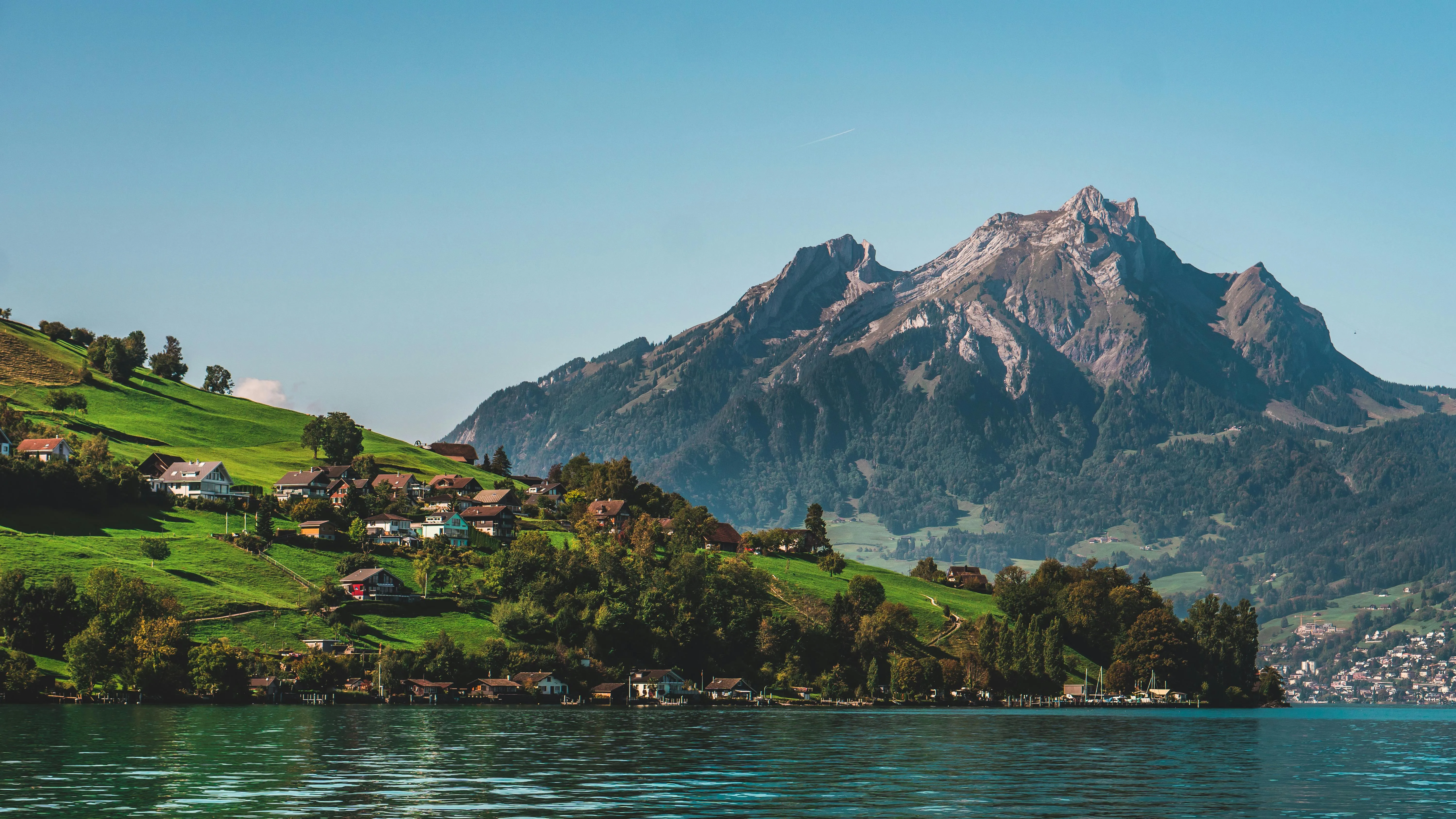 Best Places to Visit in Switzerland: A Guide to Iconic Landscapes and Charming Cities